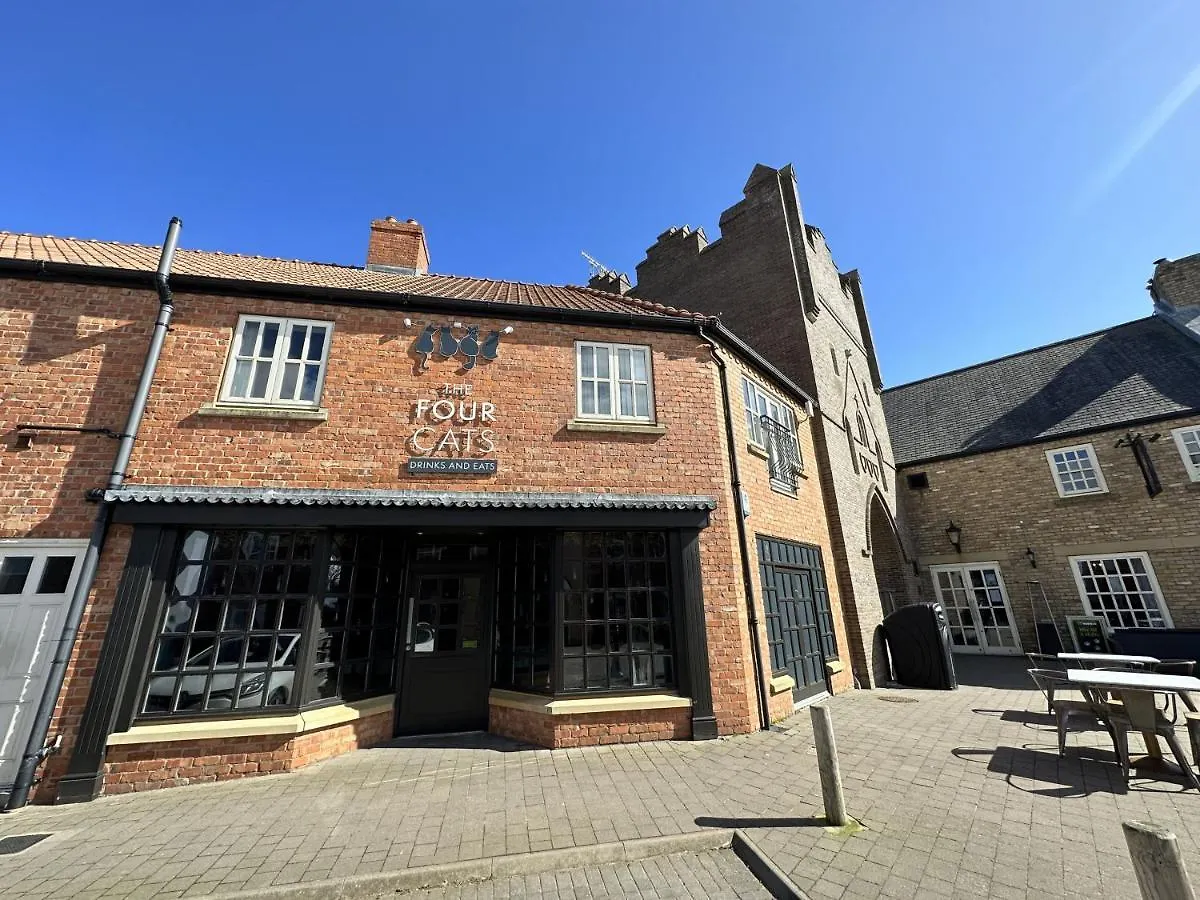 Monty'S Maison Reighton